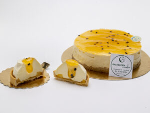 Tarta de maracuyá y mango