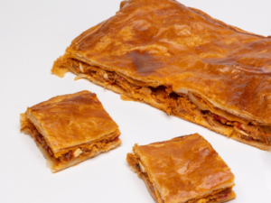 Empanada de atún con hojaldre casero