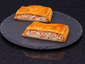 Empanada artesanal de salmón y queso crema